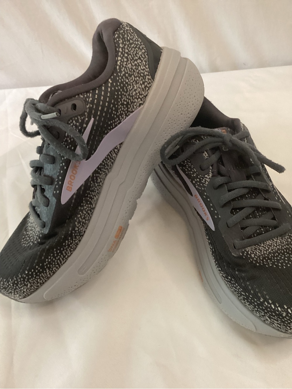 Brooks Women’s Charcoal Running Shoes with Light Lavender Logo Ghost 2 sz 7.5